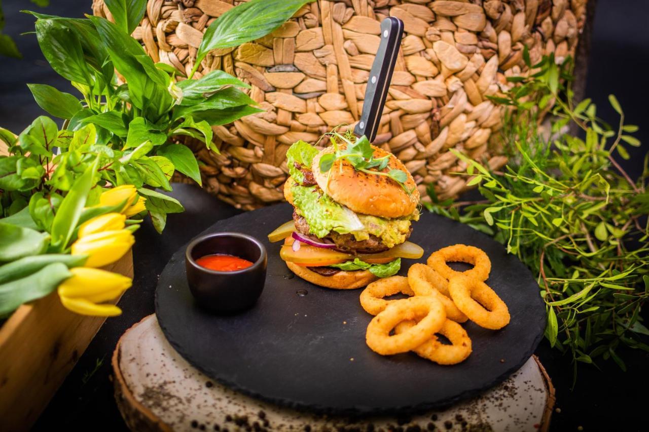 Hotel Lantier Wellness & Spa Bytom Bagian luar foto