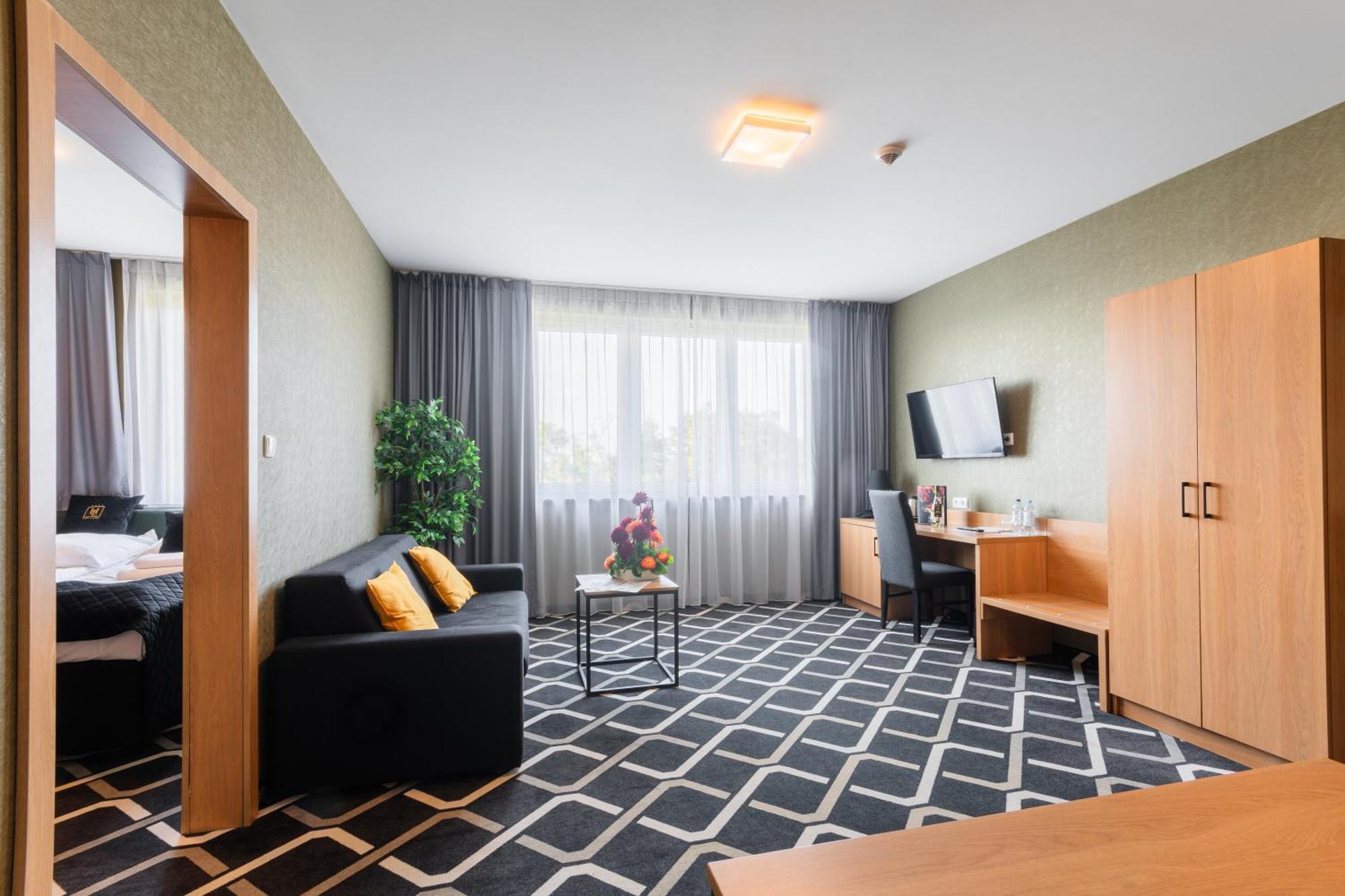 Hotel Lantier Wellness & Spa Bytom Bagian luar foto