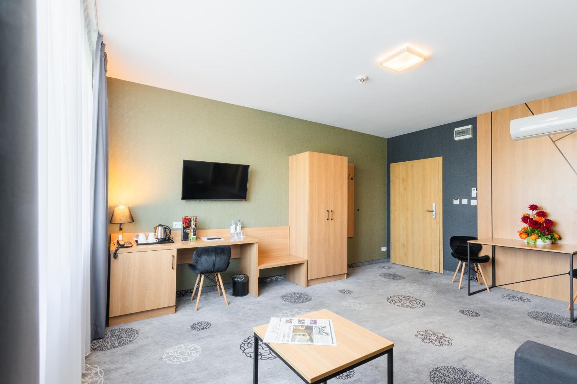 Hotel Lantier Wellness & Spa Bytom Bagian luar foto