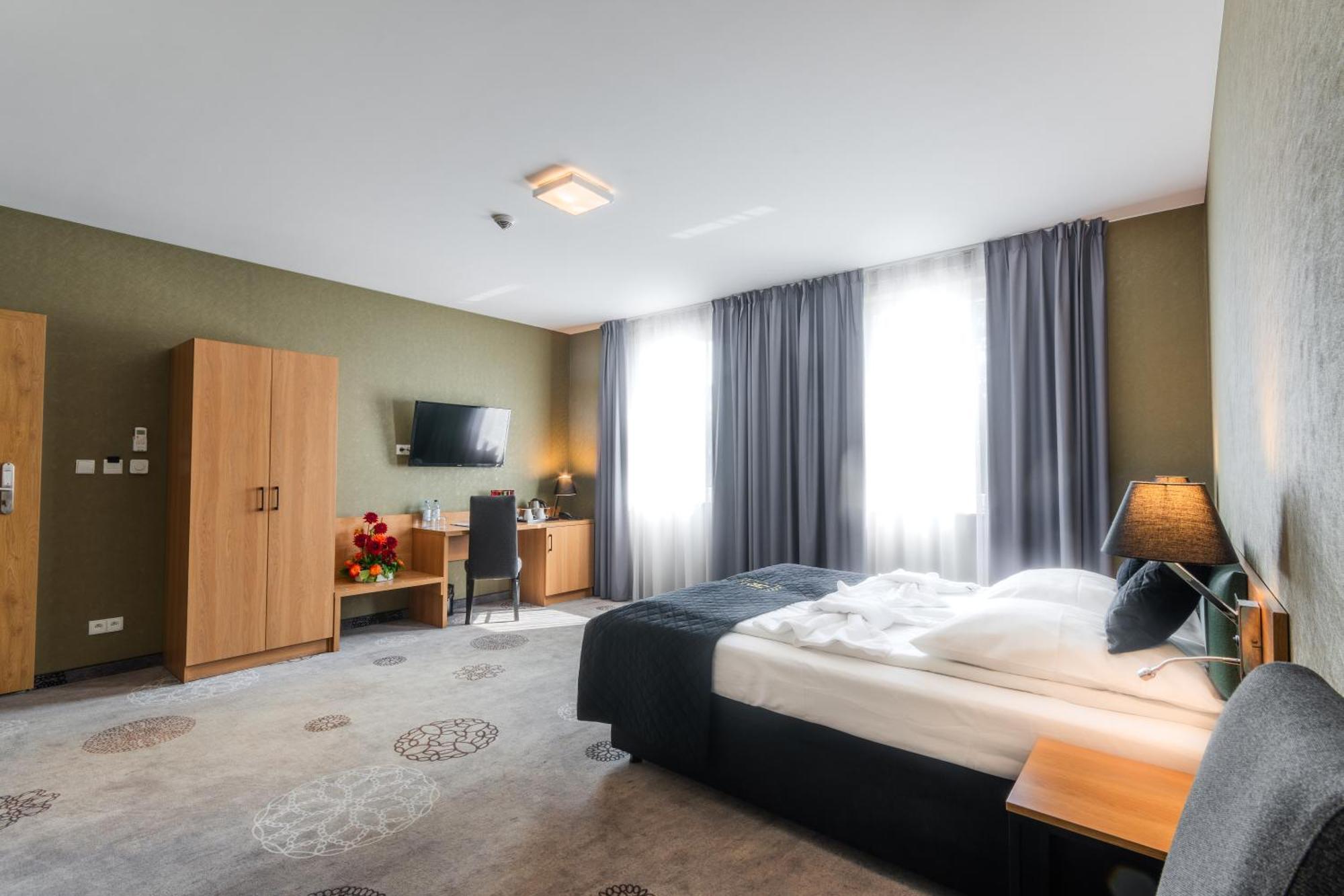 Hotel Lantier Wellness & Spa Bytom Bagian luar foto