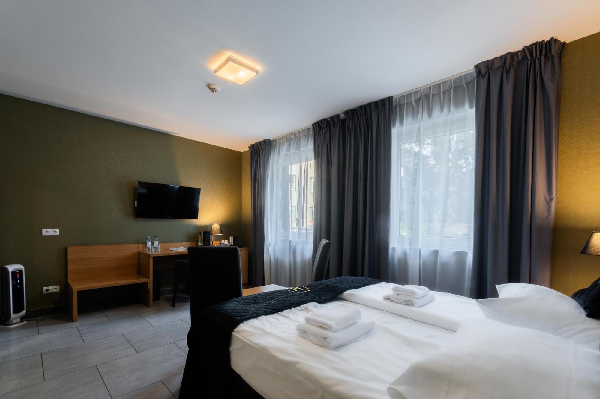 Hotel Lantier Wellness & Spa Bytom Bagian luar foto