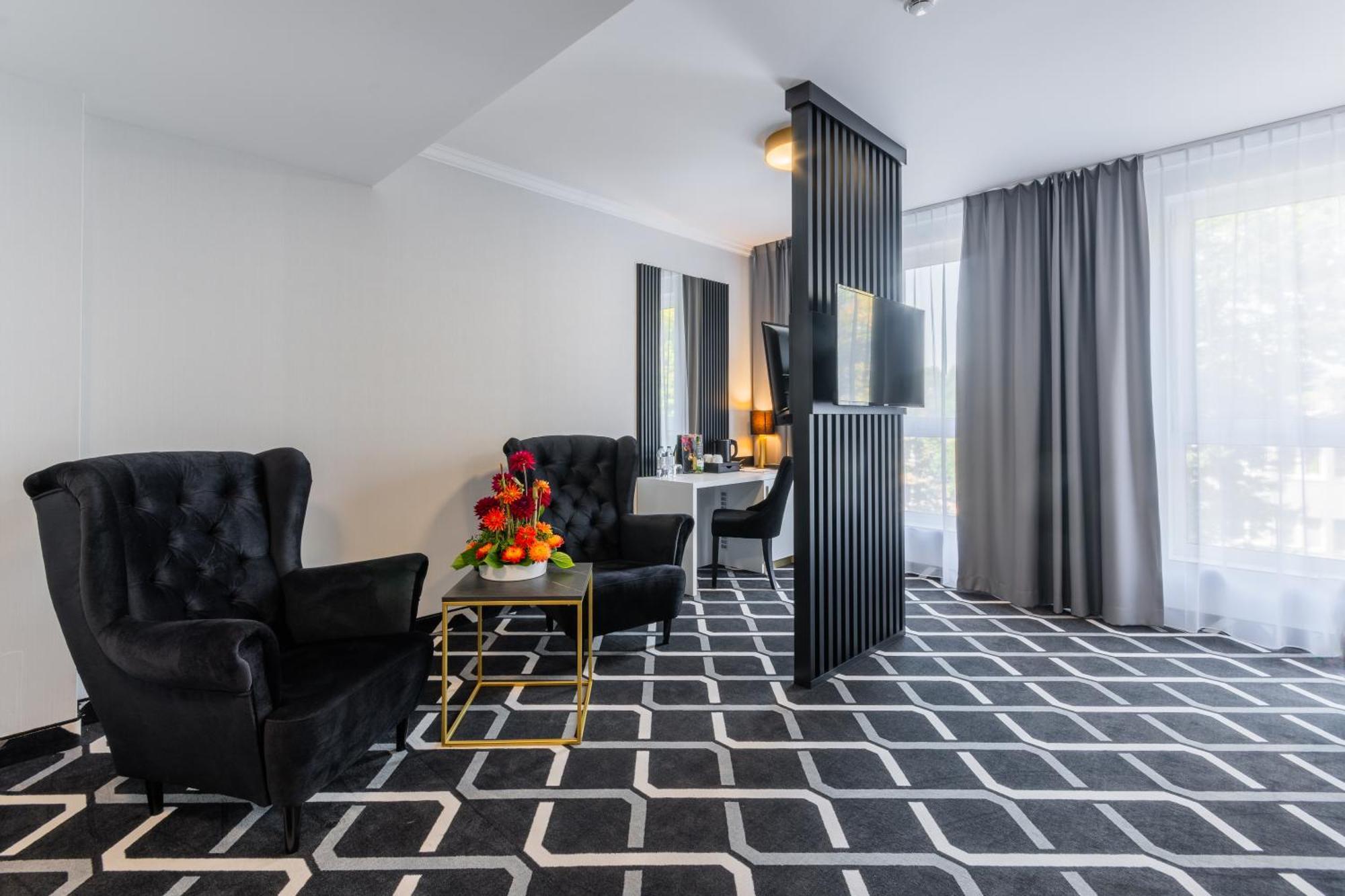 Hotel Lantier Wellness & Spa Bytom Bagian luar foto